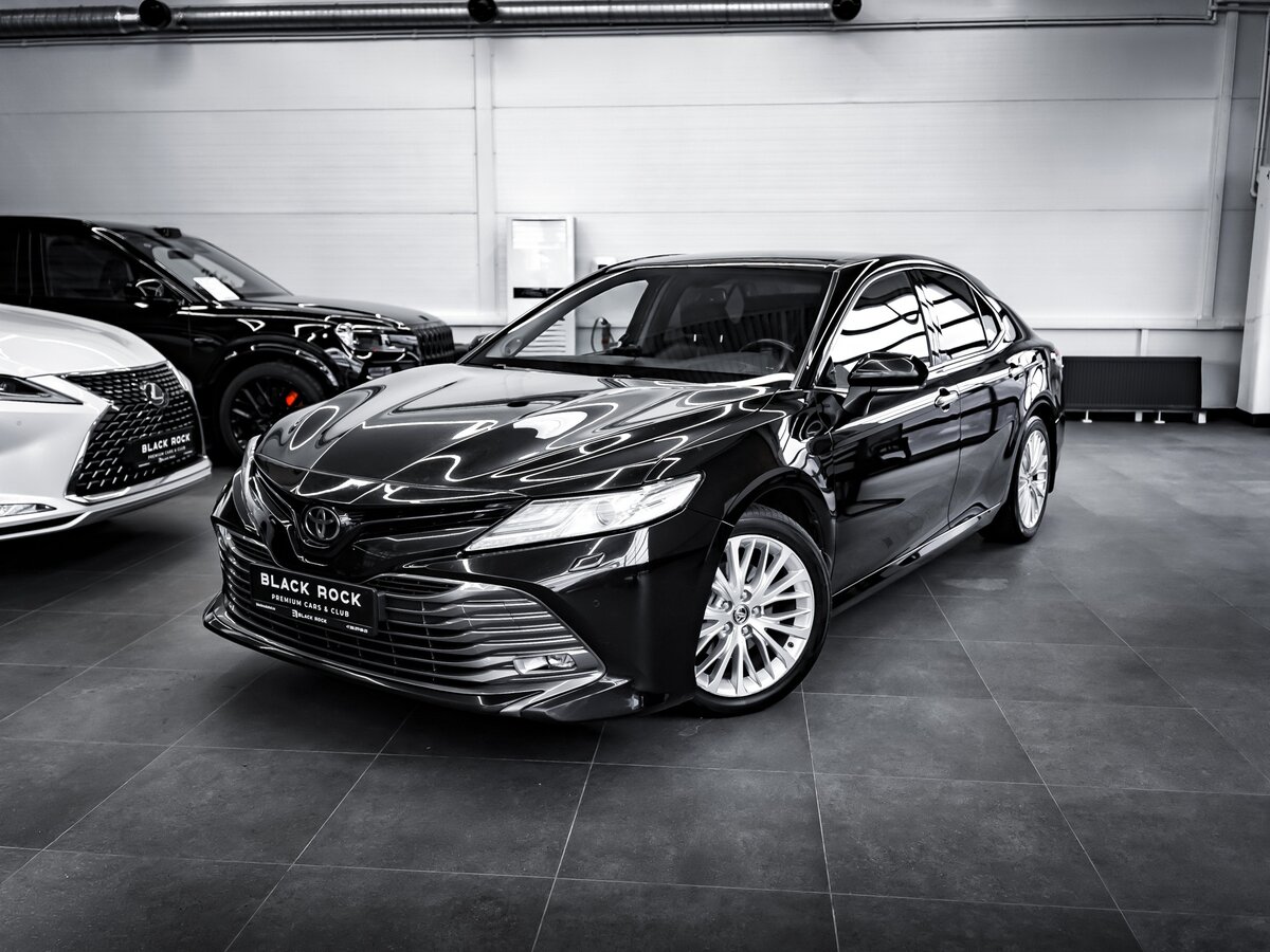 Toyota Camry VIII (XV70)